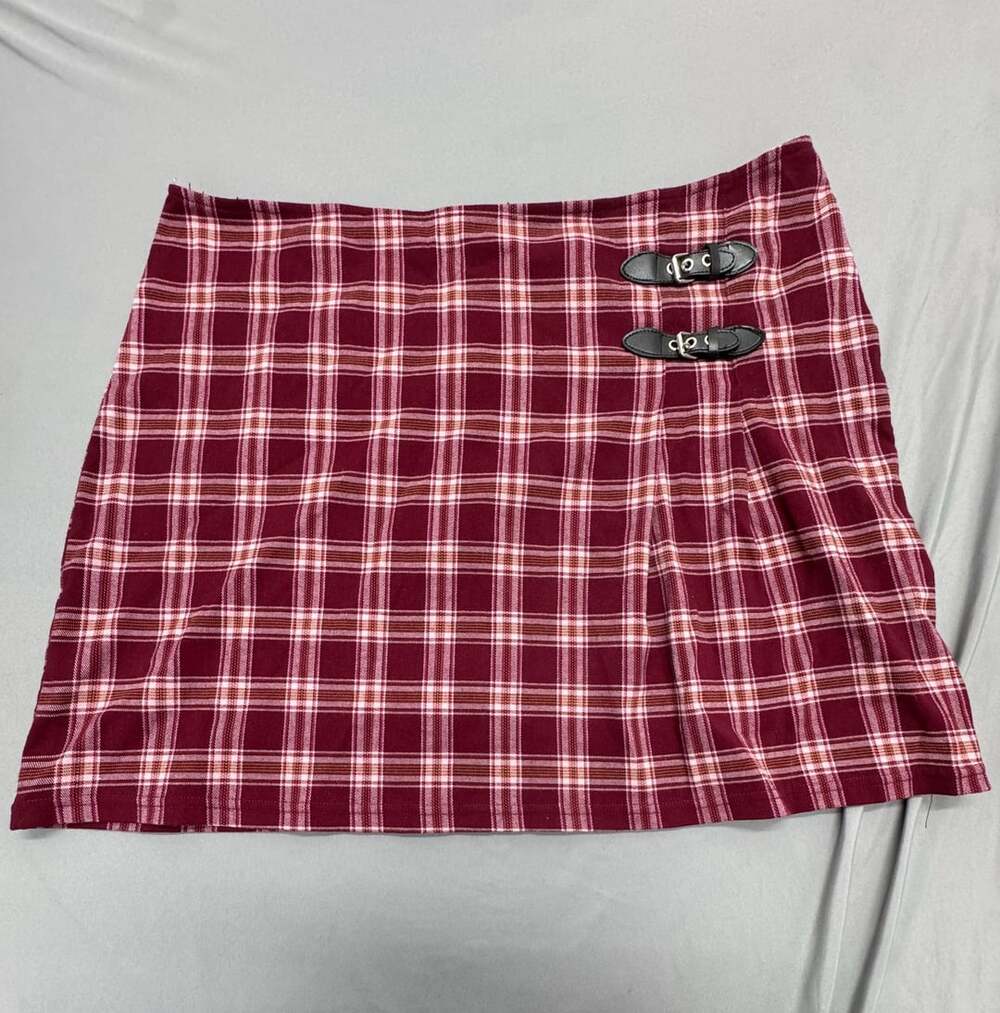 Entrancy Plaid Skirt Size 3X Red Burgundy Buckles Mini Y2K